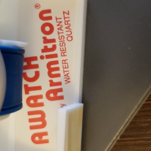 AWATCH BALLOON QUARTZ MOVEMENT SPORT WATCH W/BLUE BAND - Picture 5 of 5